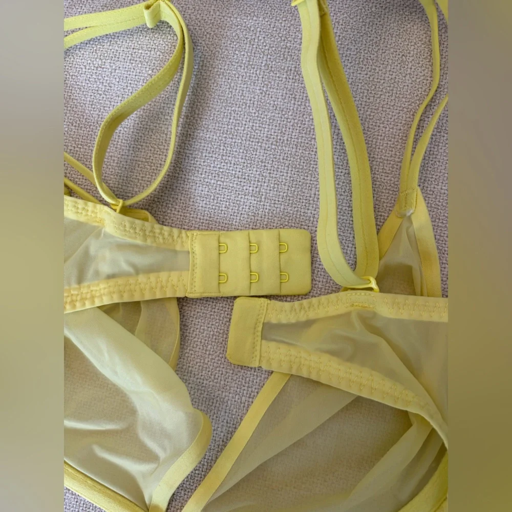 Free shipping! Calvin Klein Sheer Marquisette Unlined Plunge Bra Yellow 32DDD - Picture 7 of 7